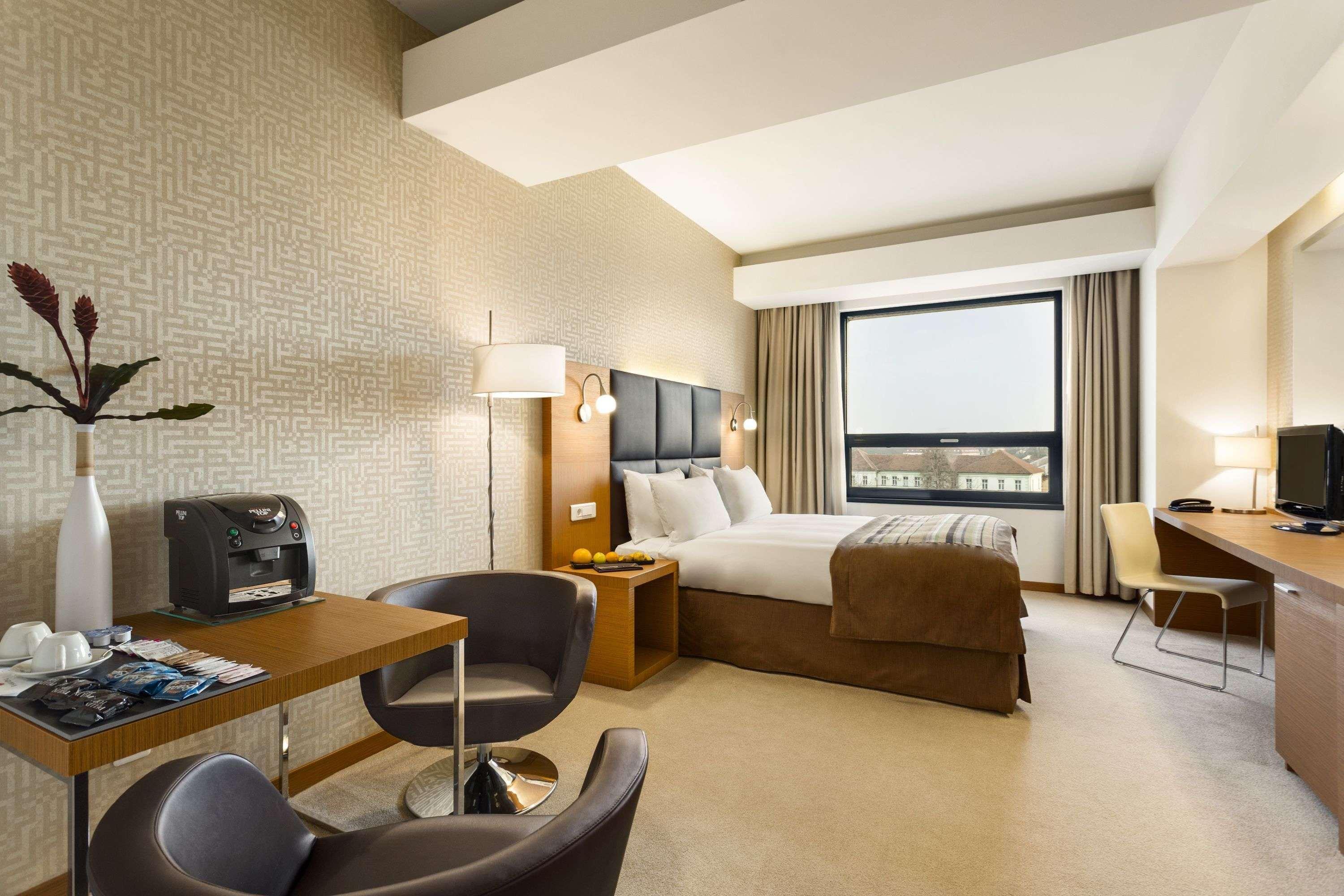 Hotel Ramada By Wyndham Oradea